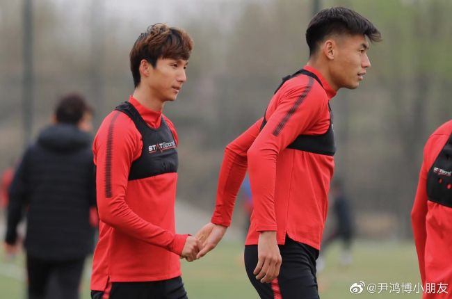 于是，他对叶辰说：请叶大师放心，我一定会小心谨慎的。